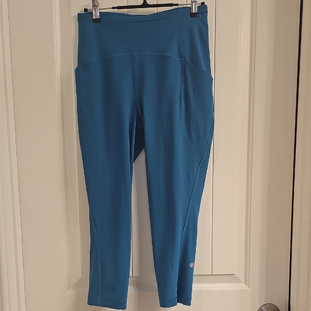 Blue Cropped Leggings